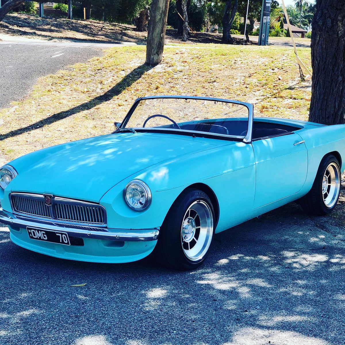 Turbo Nissan-Powered MG Gets Stitch Freak Low Back Bucket Seats in New Zealand